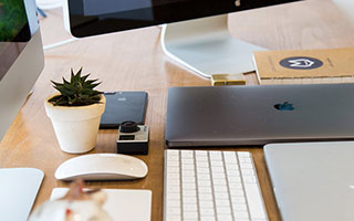 英超2-1逆转！曼城双杀利物浦！哈兰德传射，主裁判神判罚惹争议